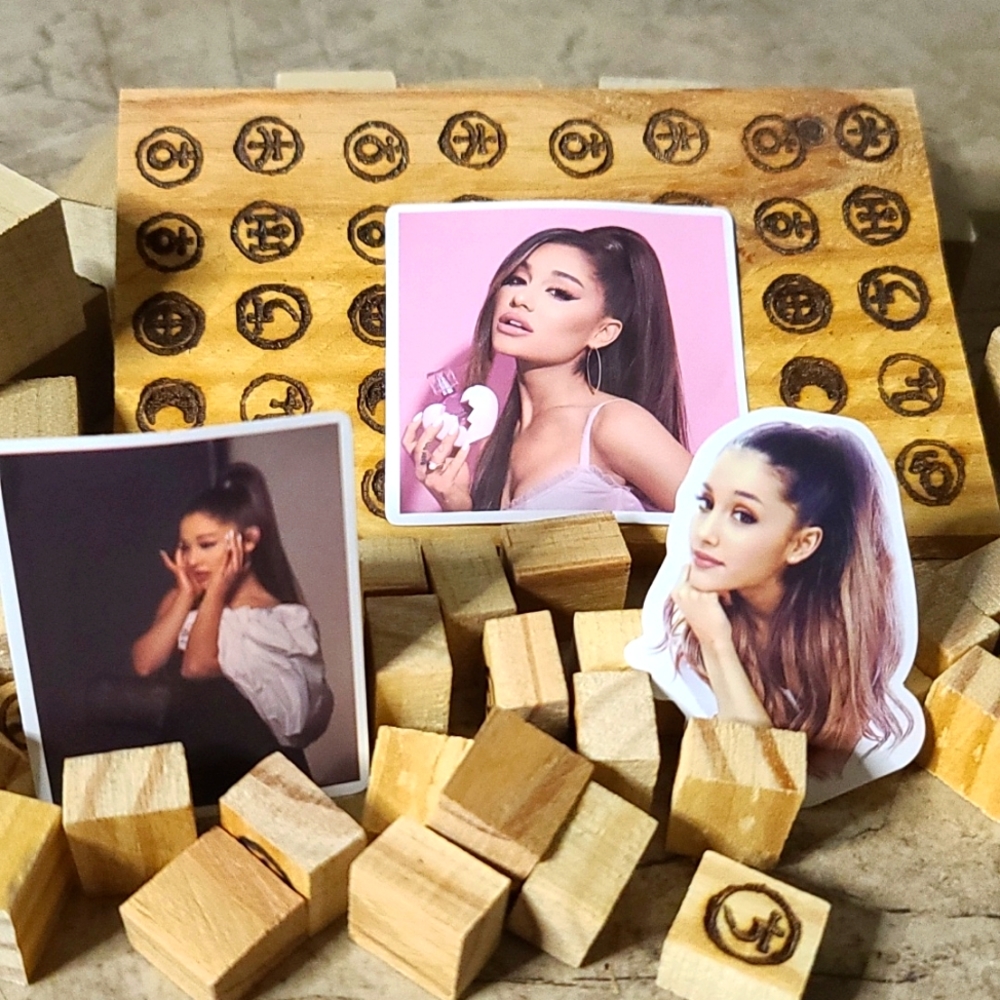 Ariana Grande Stickers